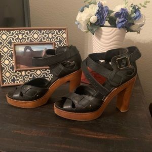 Chloe leather platform sandals